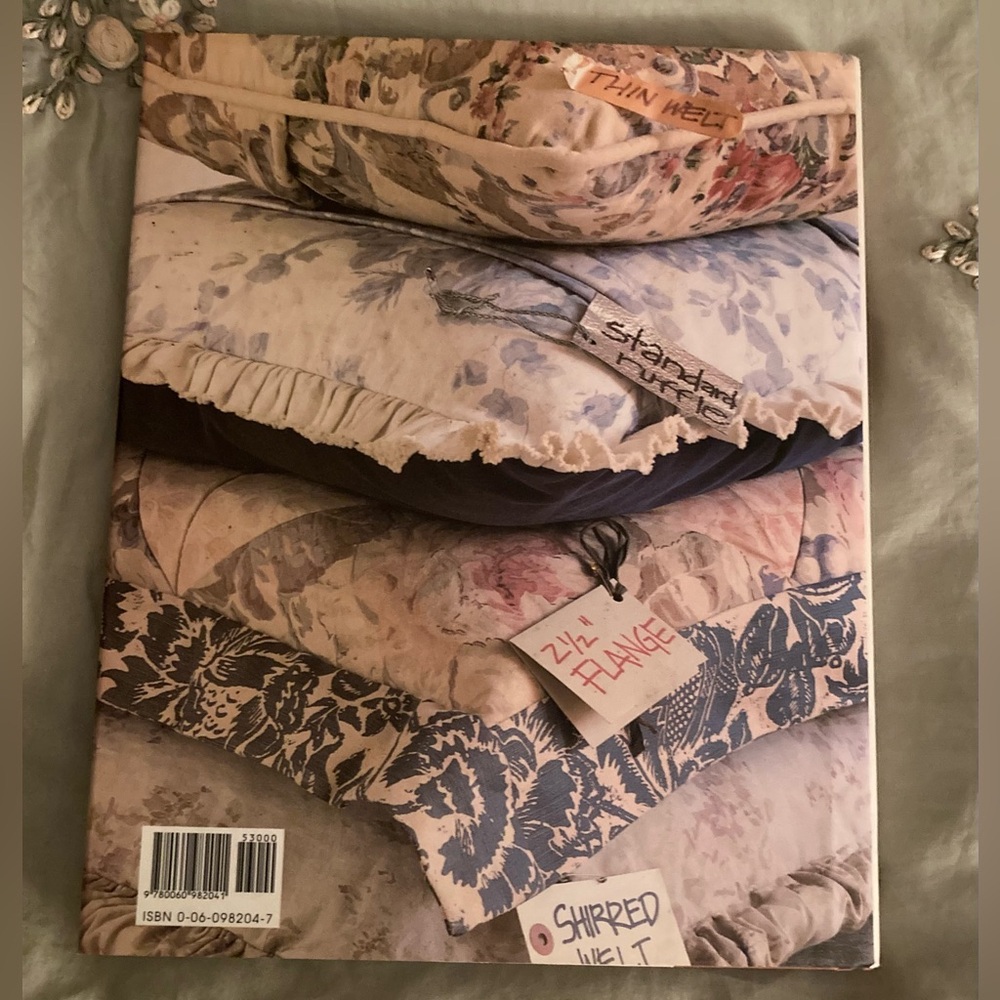 Shabby Chic 1st Edition Hardcover Book by Rachel Ashwell - Picture 2 of 15